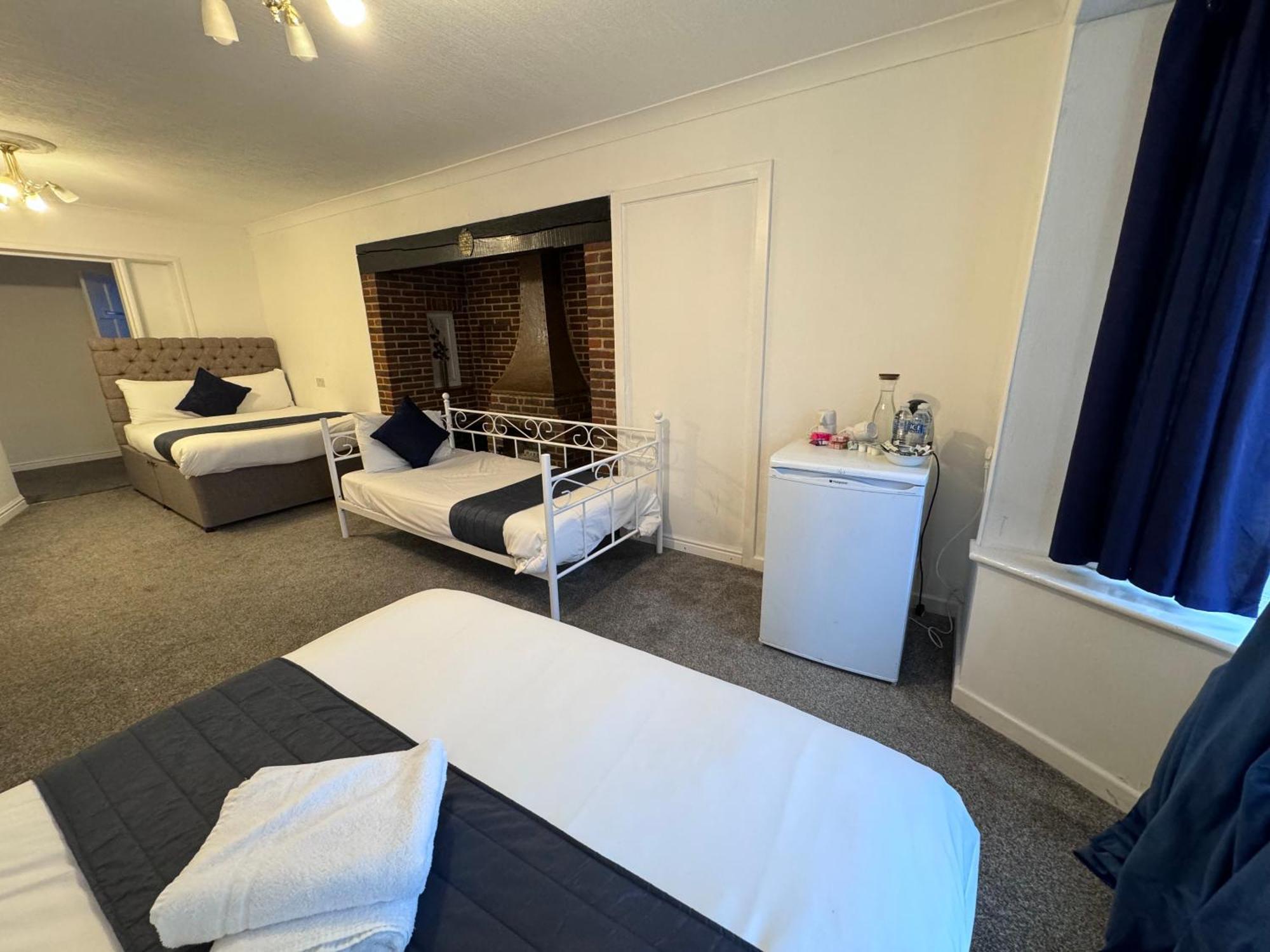 All Seasons Gatwick Guest House & Parking Horley Zewnętrze zdjęcie