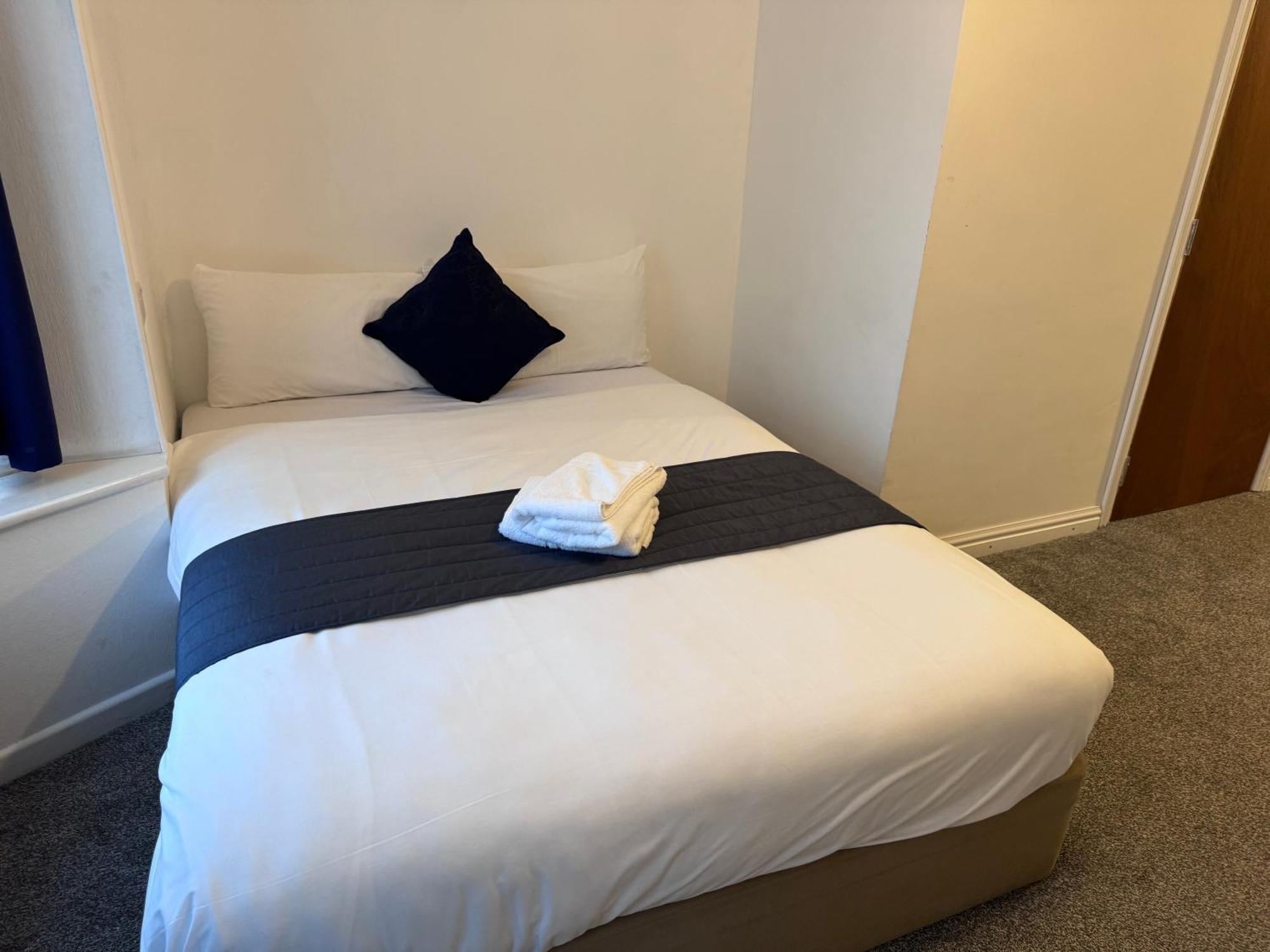 All Seasons Gatwick Guest House & Parking Horley Zewnętrze zdjęcie
