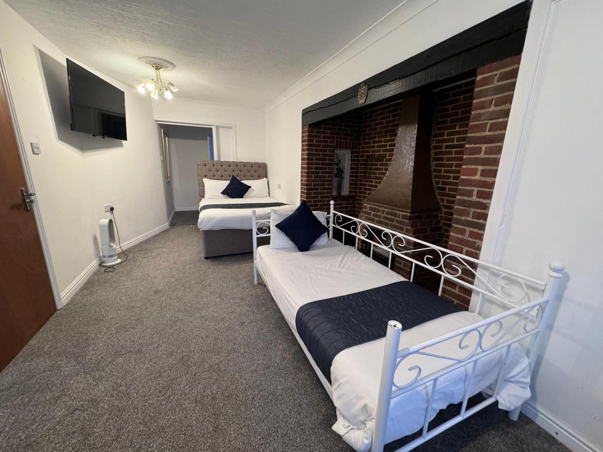 All Seasons Gatwick Guest House & Parking Horley Zewnętrze zdjęcie
