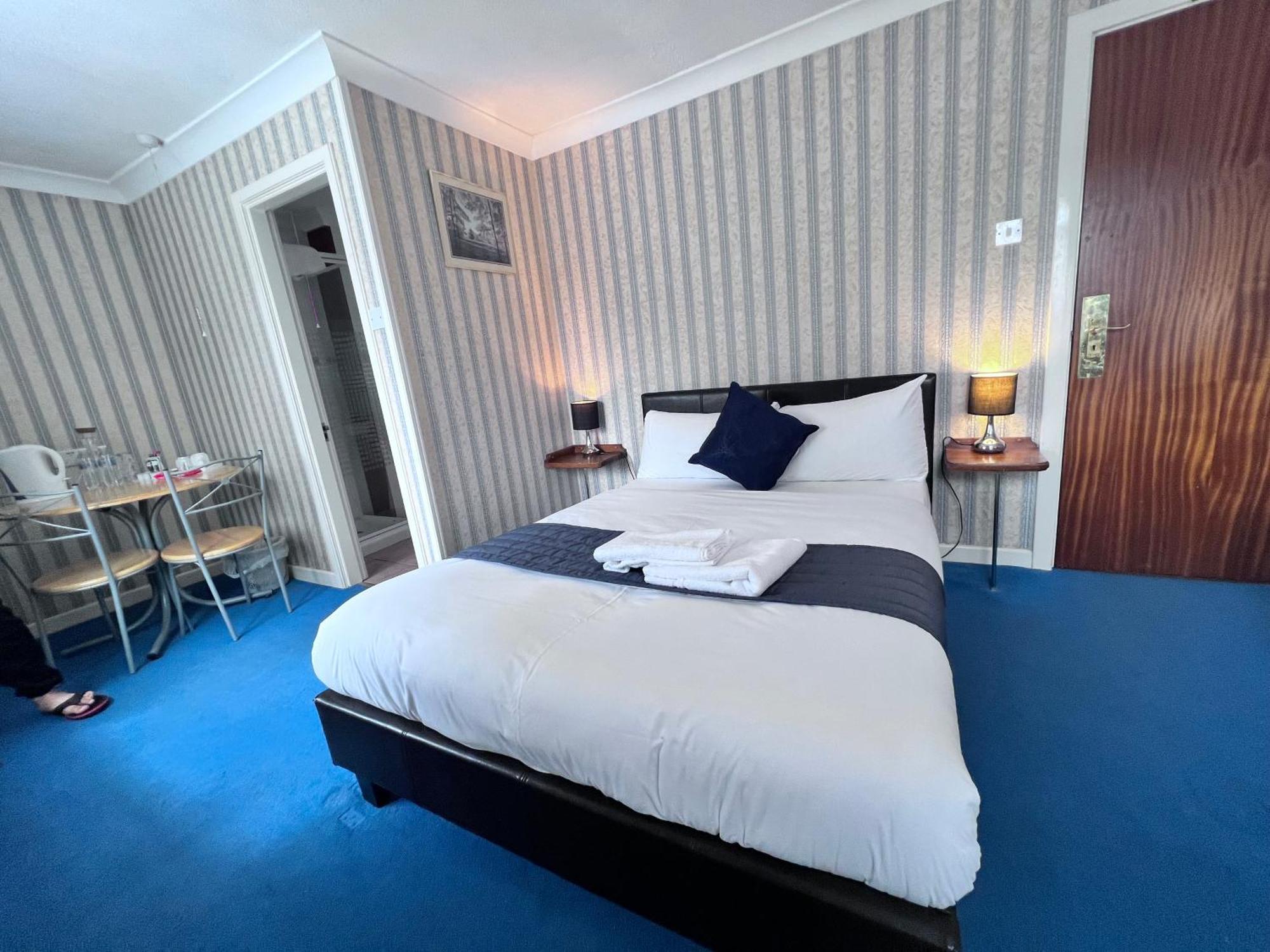 All Seasons Gatwick Guest House & Parking Horley Zewnętrze zdjęcie