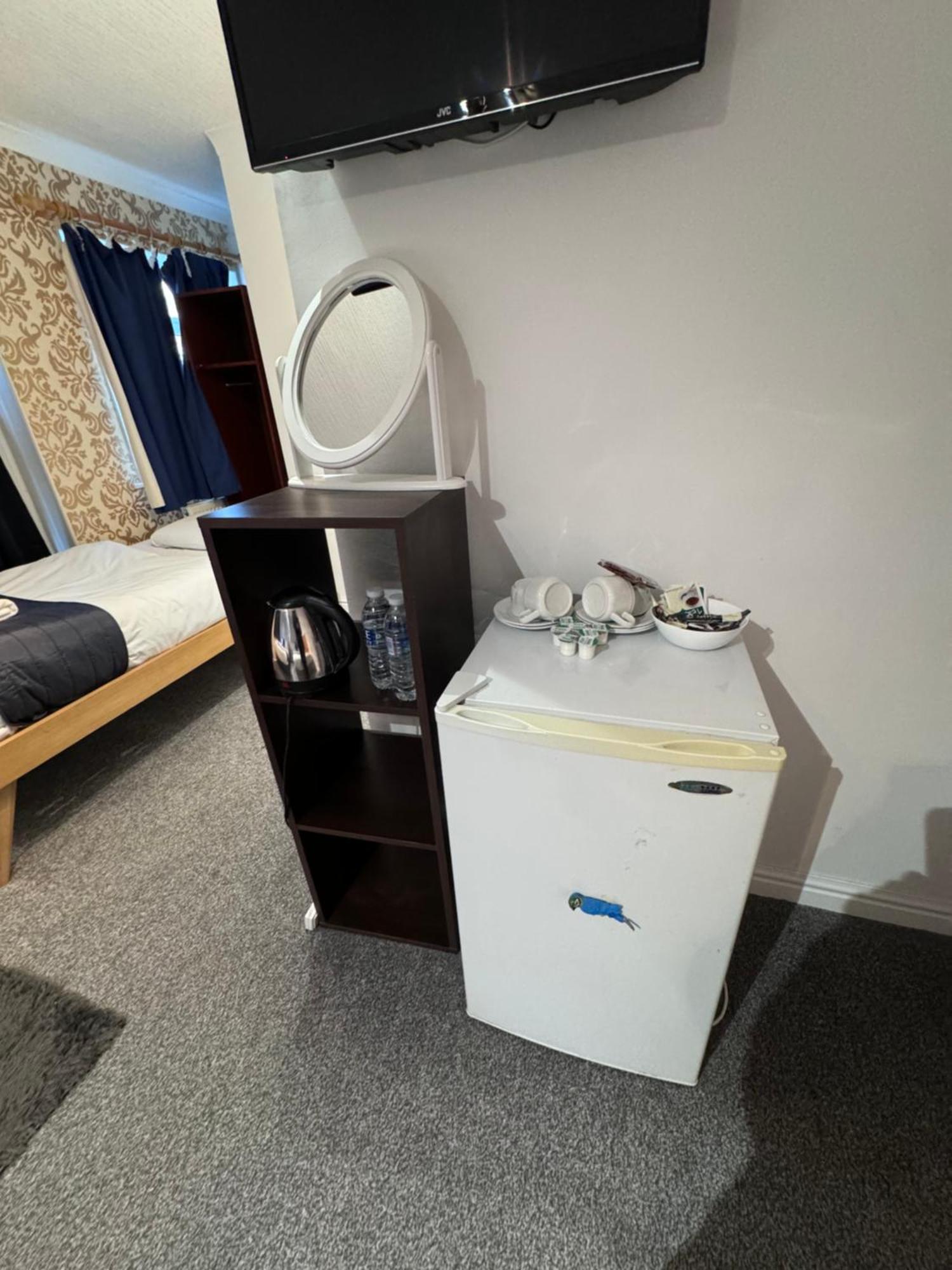 All Seasons Gatwick Guest House & Parking Horley Zewnętrze zdjęcie