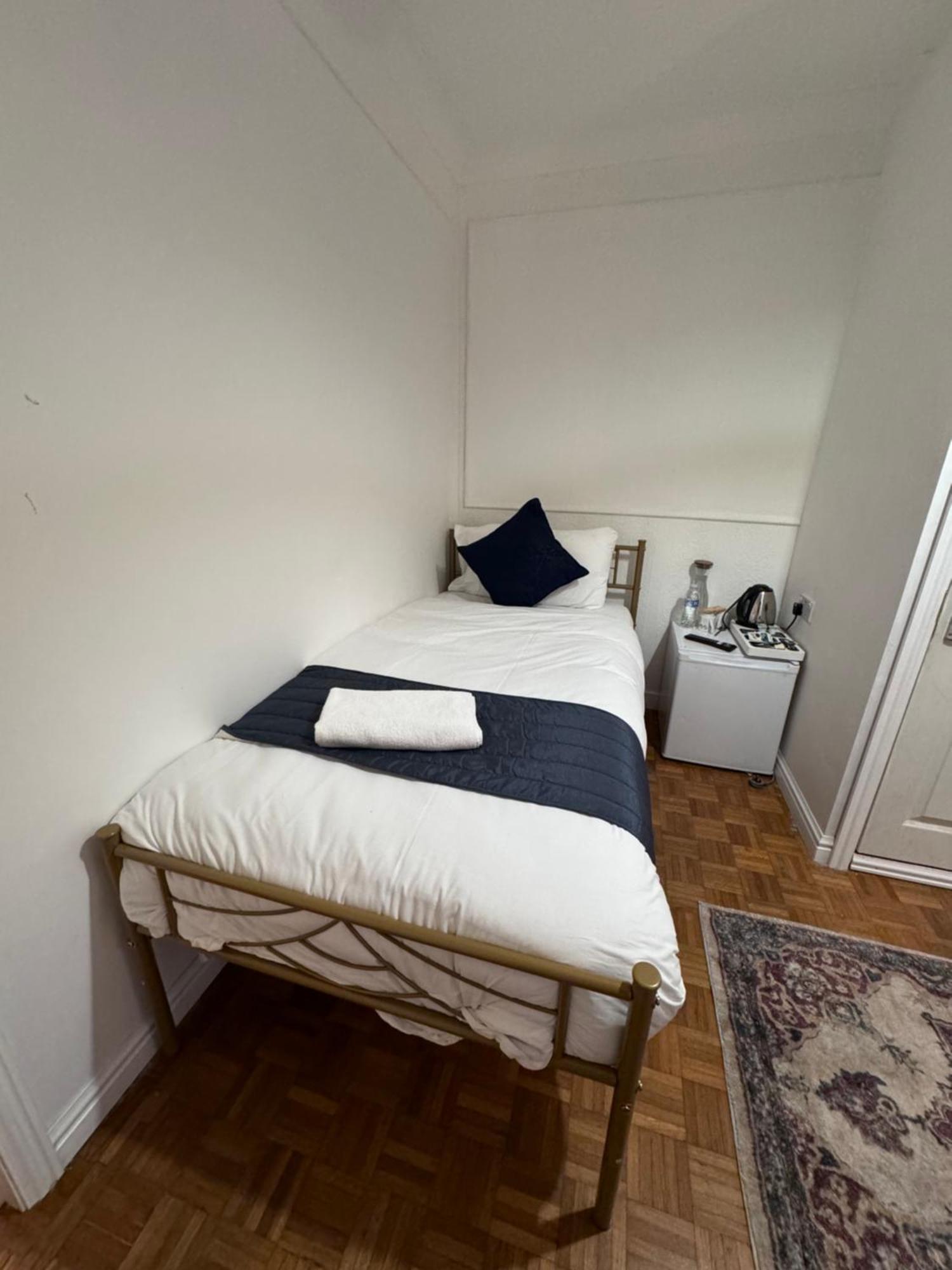 All Seasons Gatwick Guest House & Parking Horley Zewnętrze zdjęcie