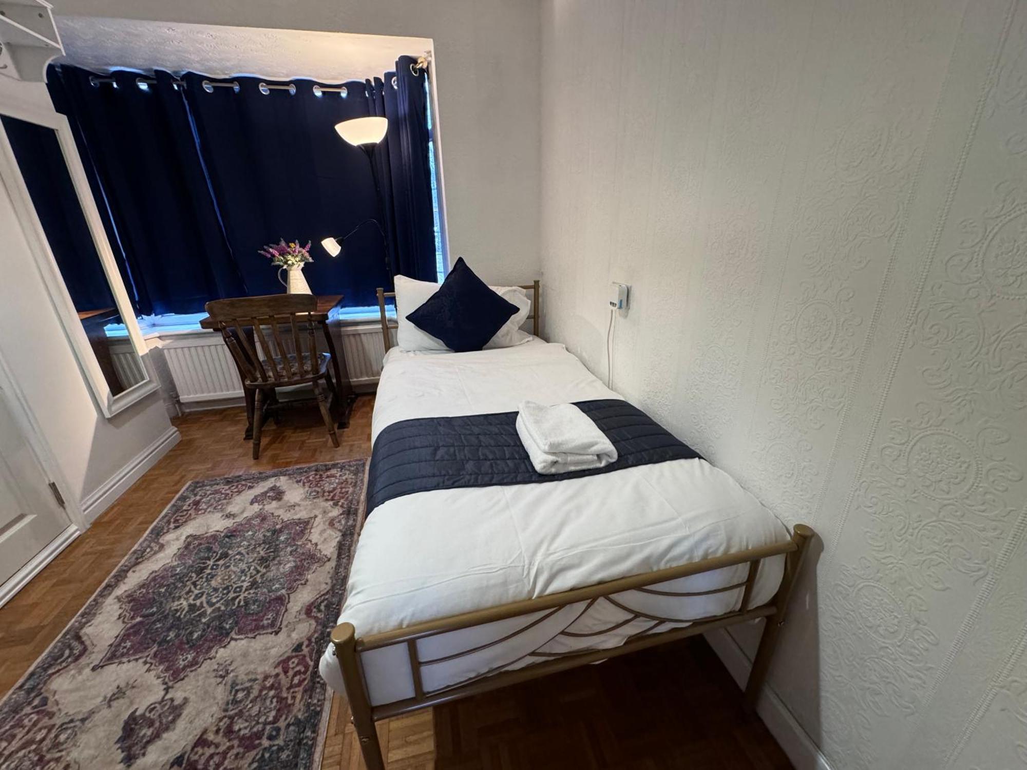 All Seasons Gatwick Guest House & Parking Horley Zewnętrze zdjęcie
