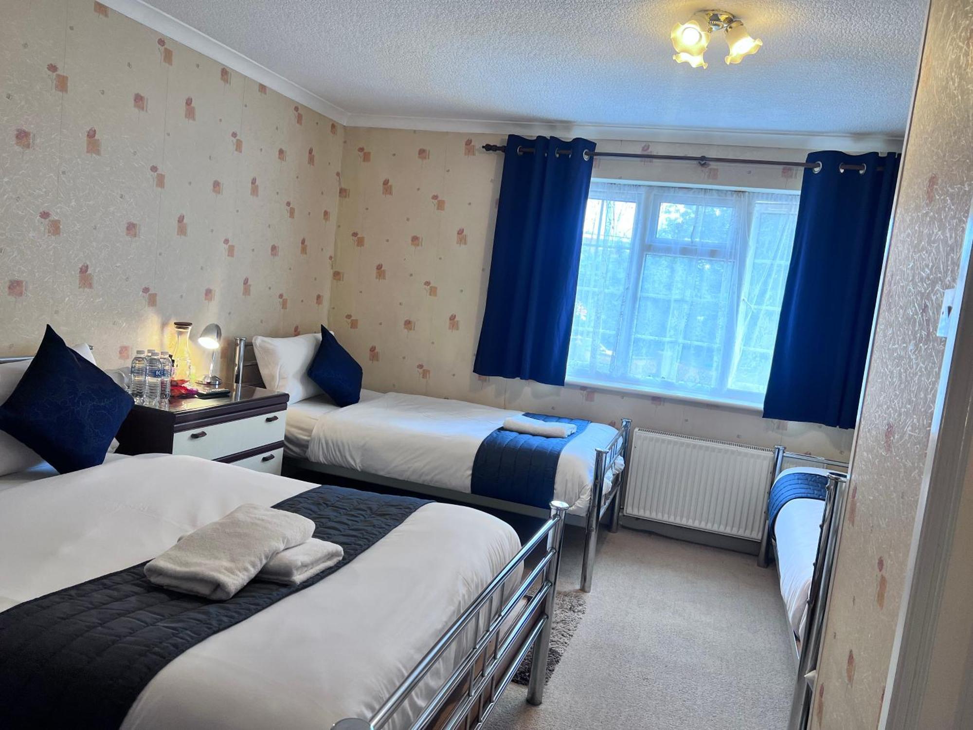All Seasons Gatwick Guest House & Parking Horley Zewnętrze zdjęcie