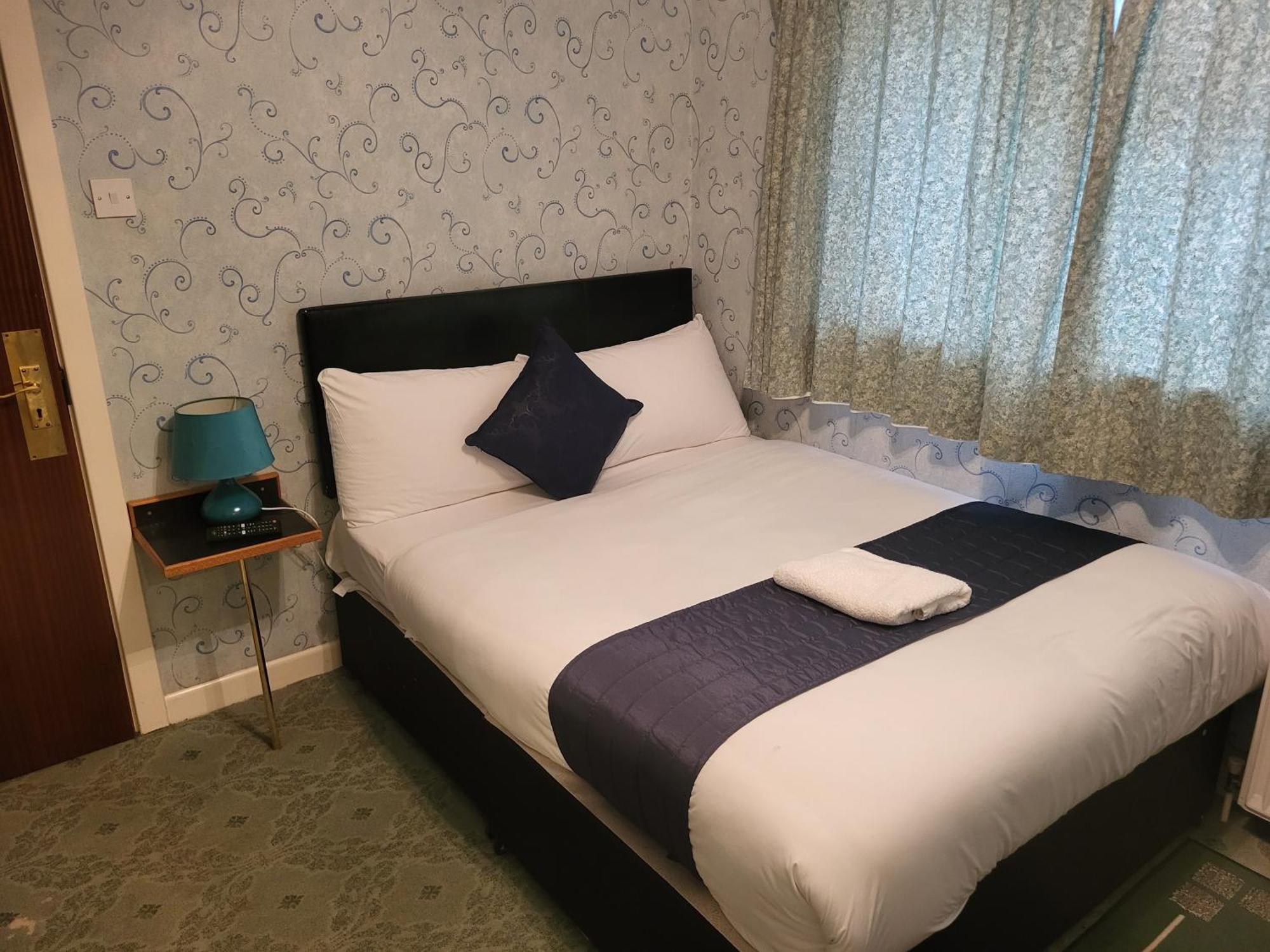 All Seasons Gatwick Guest House & Parking Horley Zewnętrze zdjęcie