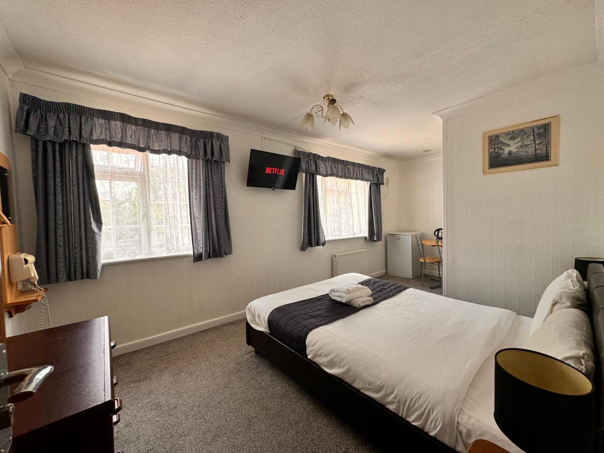 All Seasons Gatwick Guest House & Parking Horley Zewnętrze zdjęcie