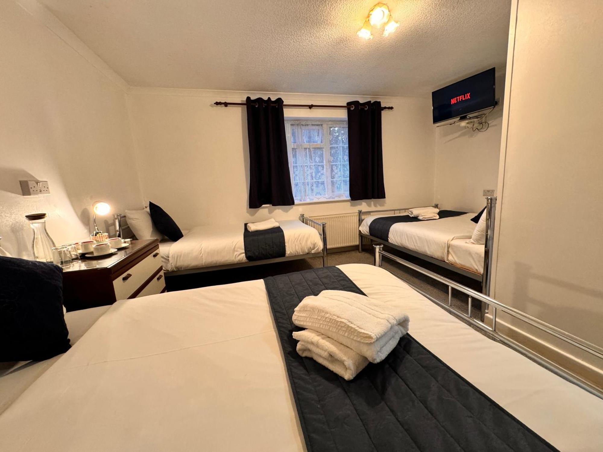 All Seasons Gatwick Guest House & Parking Horley Zewnętrze zdjęcie