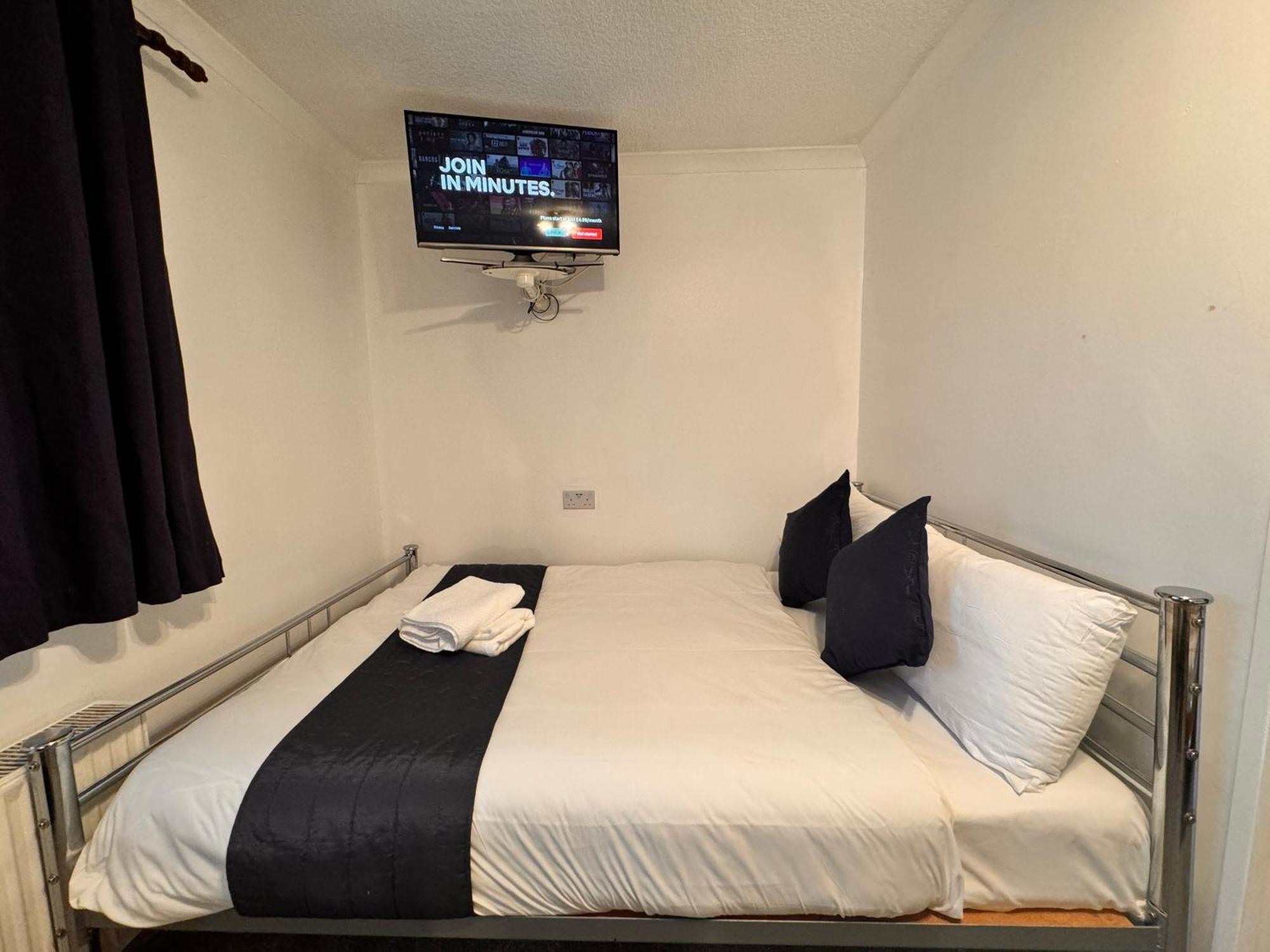 All Seasons Gatwick Guest House & Parking Horley Zewnętrze zdjęcie