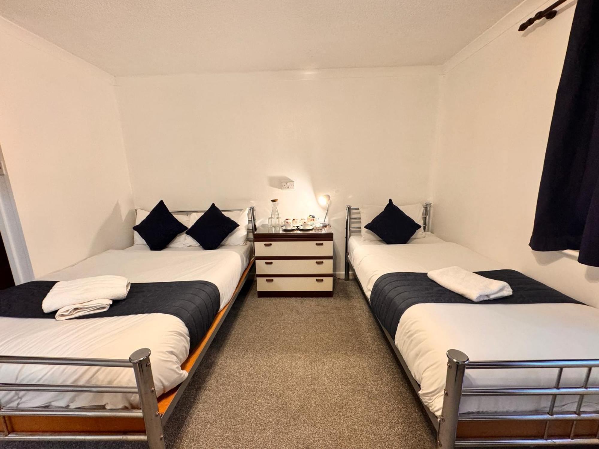 All Seasons Gatwick Guest House & Parking Horley Zewnętrze zdjęcie