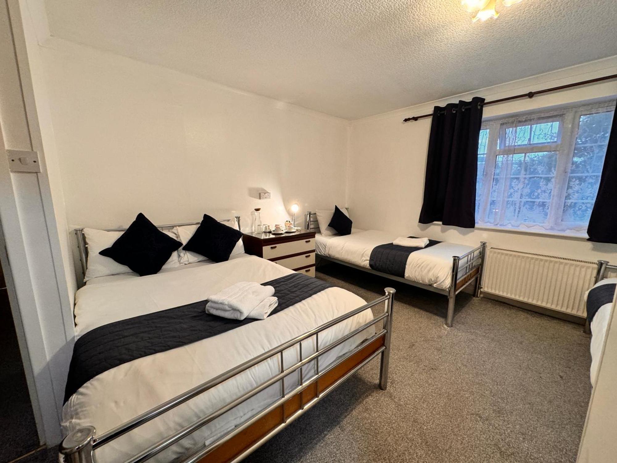 All Seasons Gatwick Guest House & Parking Horley Zewnętrze zdjęcie