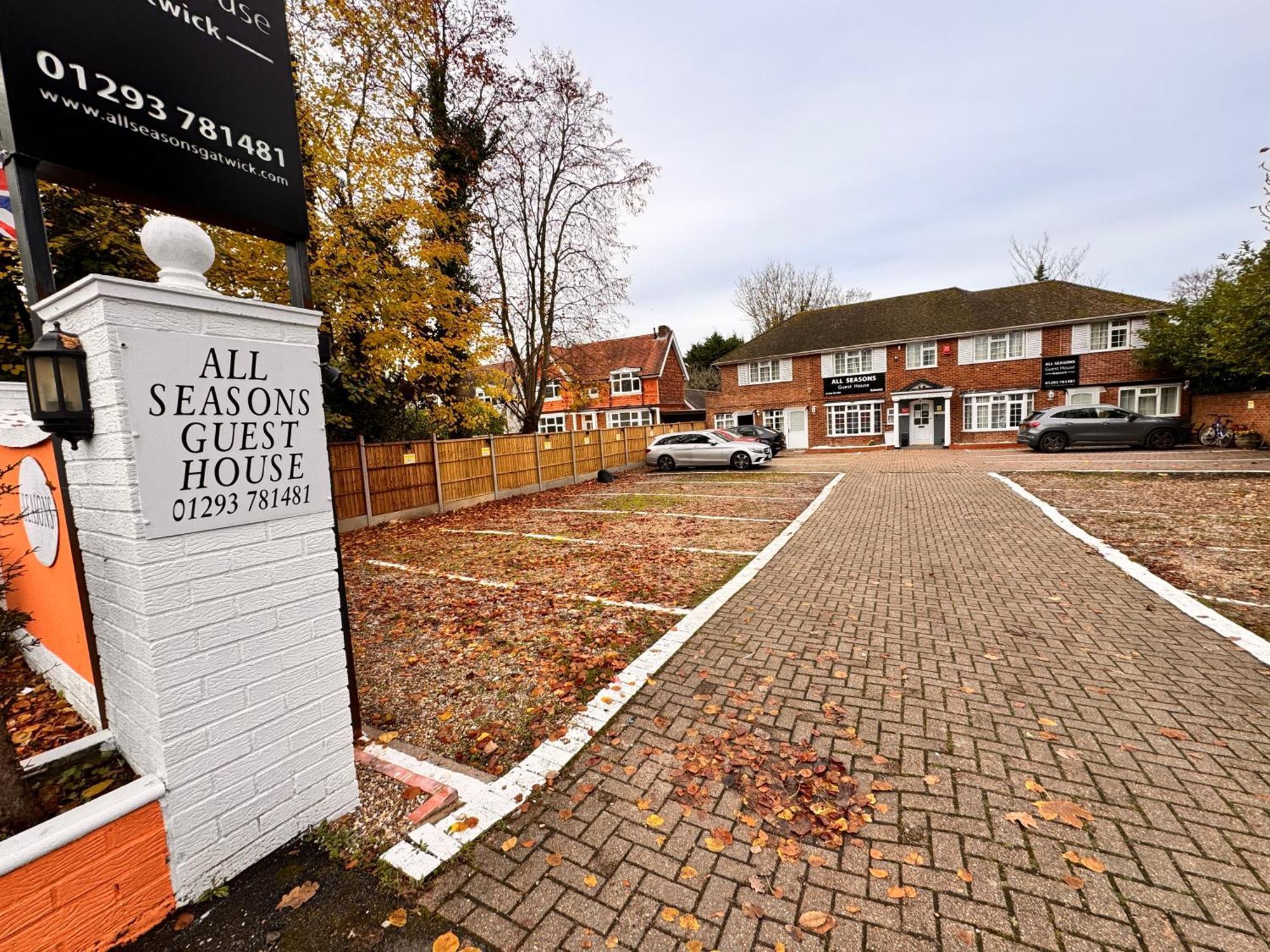 All Seasons Gatwick Guest House & Parking Horley Zewnętrze zdjęcie