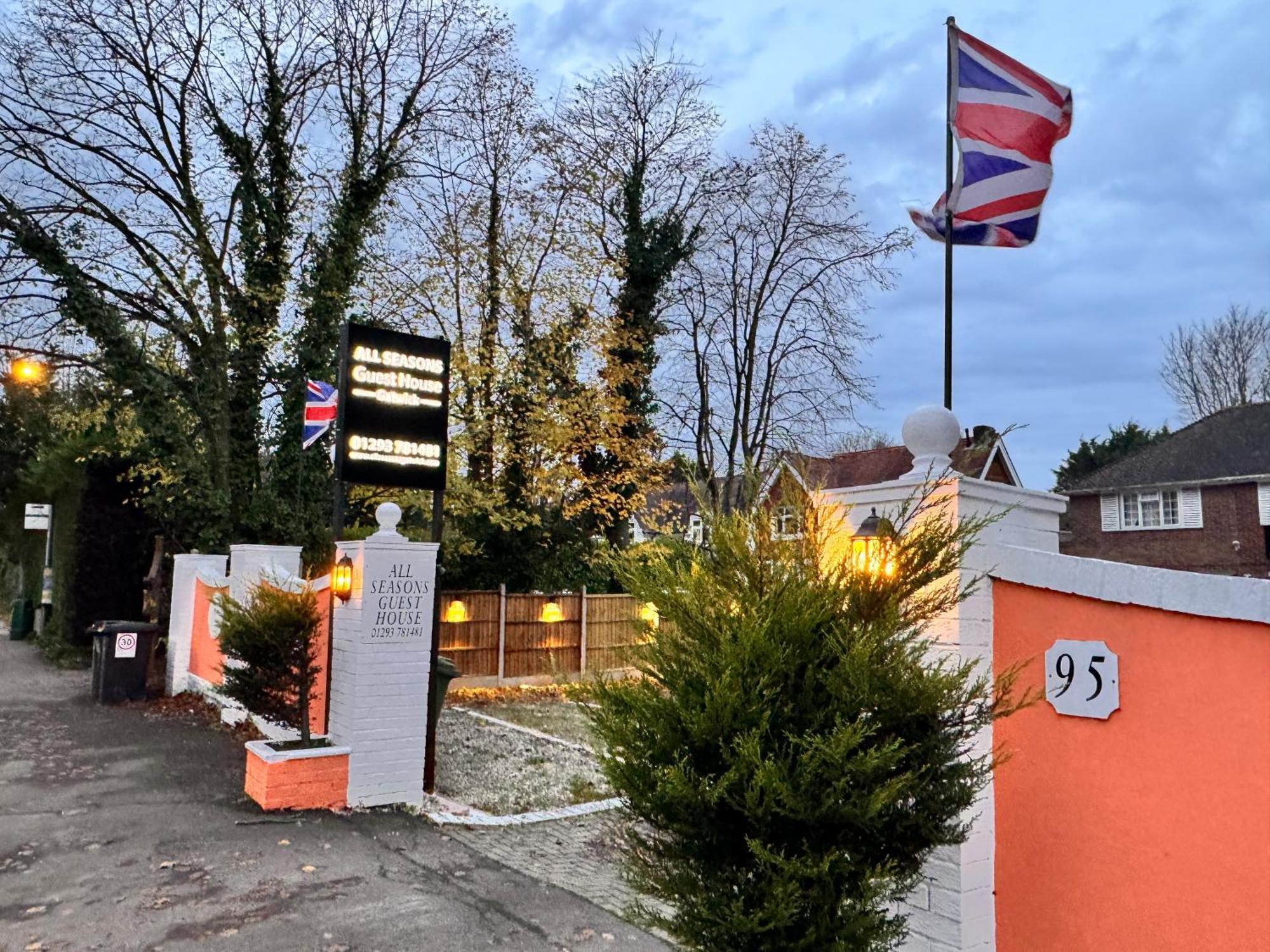 All Seasons Gatwick Guest House & Parking Horley Zewnętrze zdjęcie