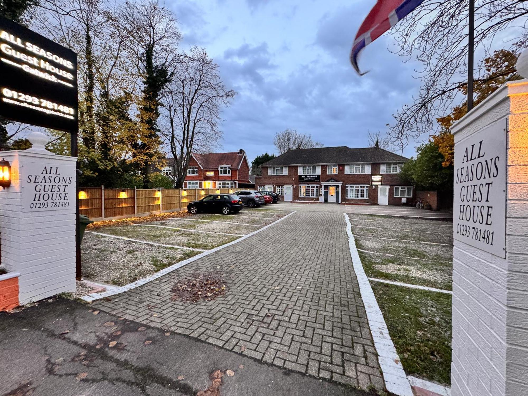 All Seasons Gatwick Guest House & Parking Horley Zewnętrze zdjęcie