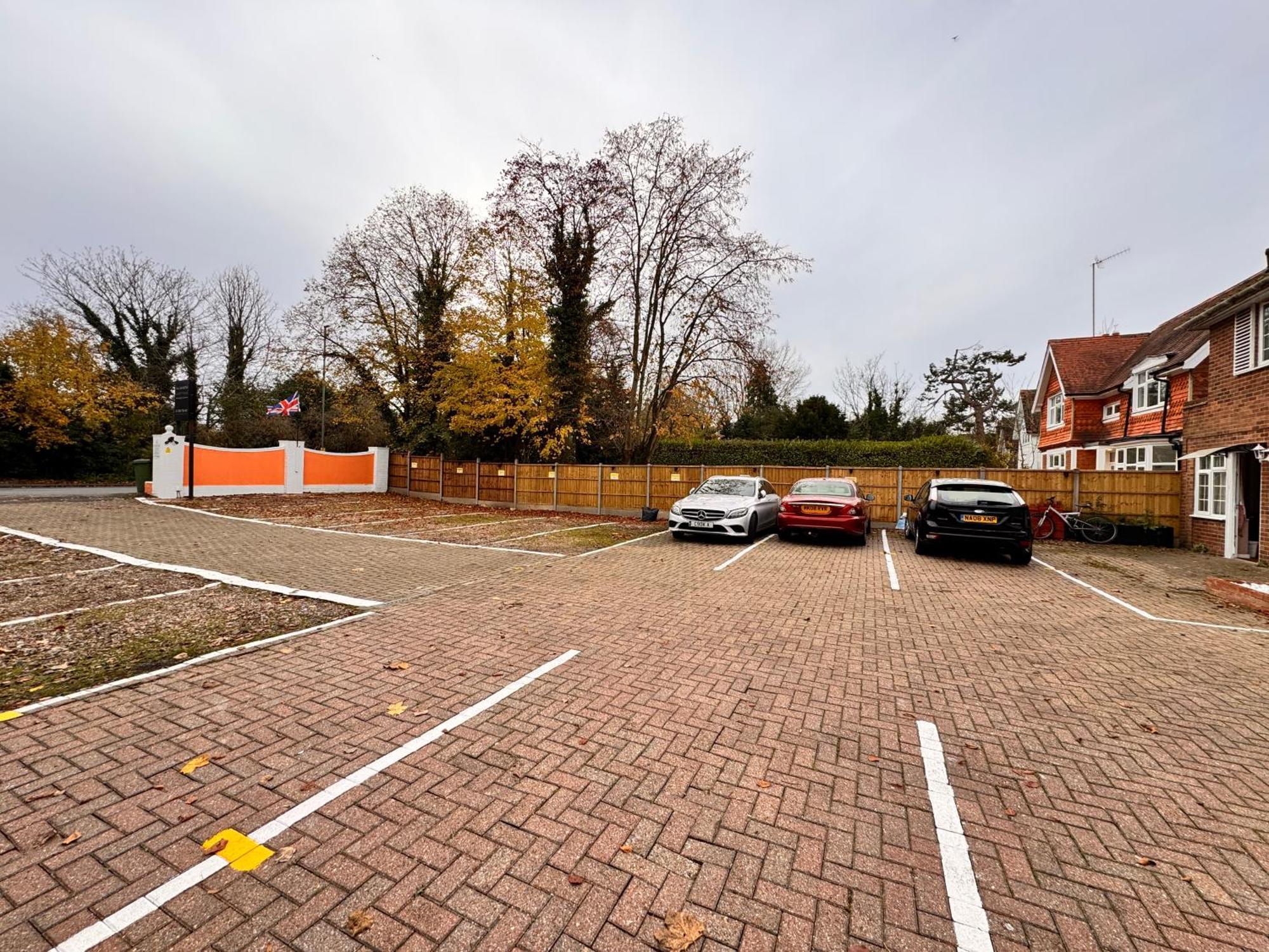 All Seasons Gatwick Guest House & Parking Horley Zewnętrze zdjęcie